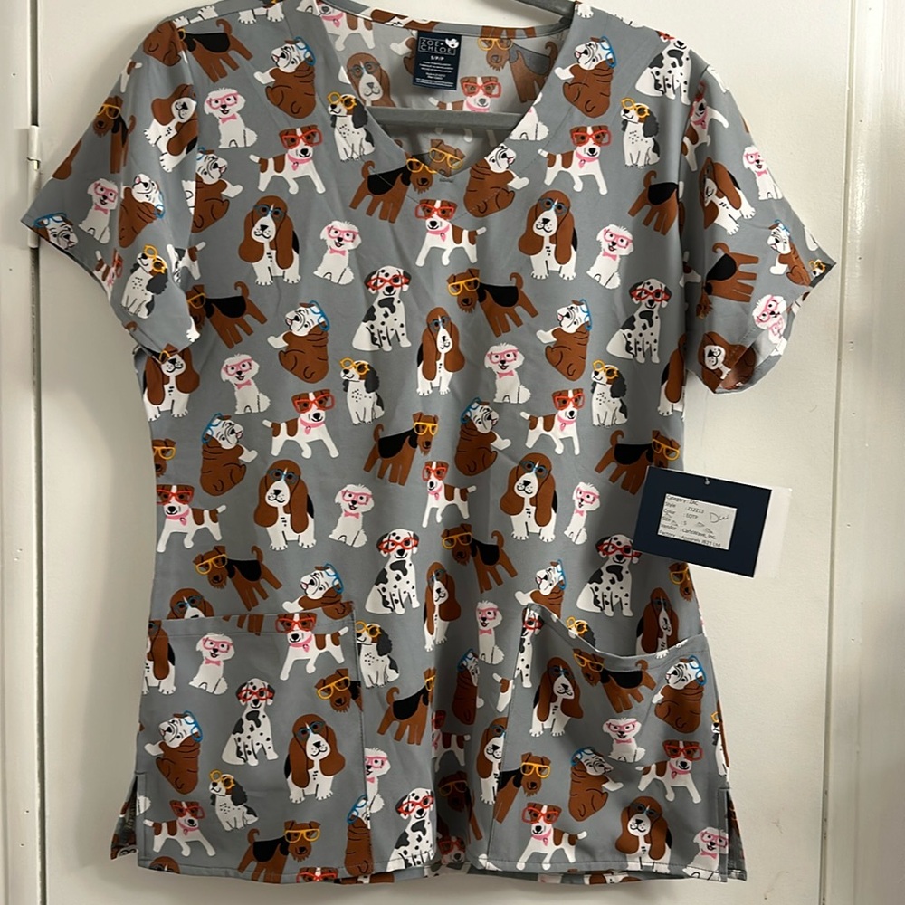 Zoe + Chloe scrub top small